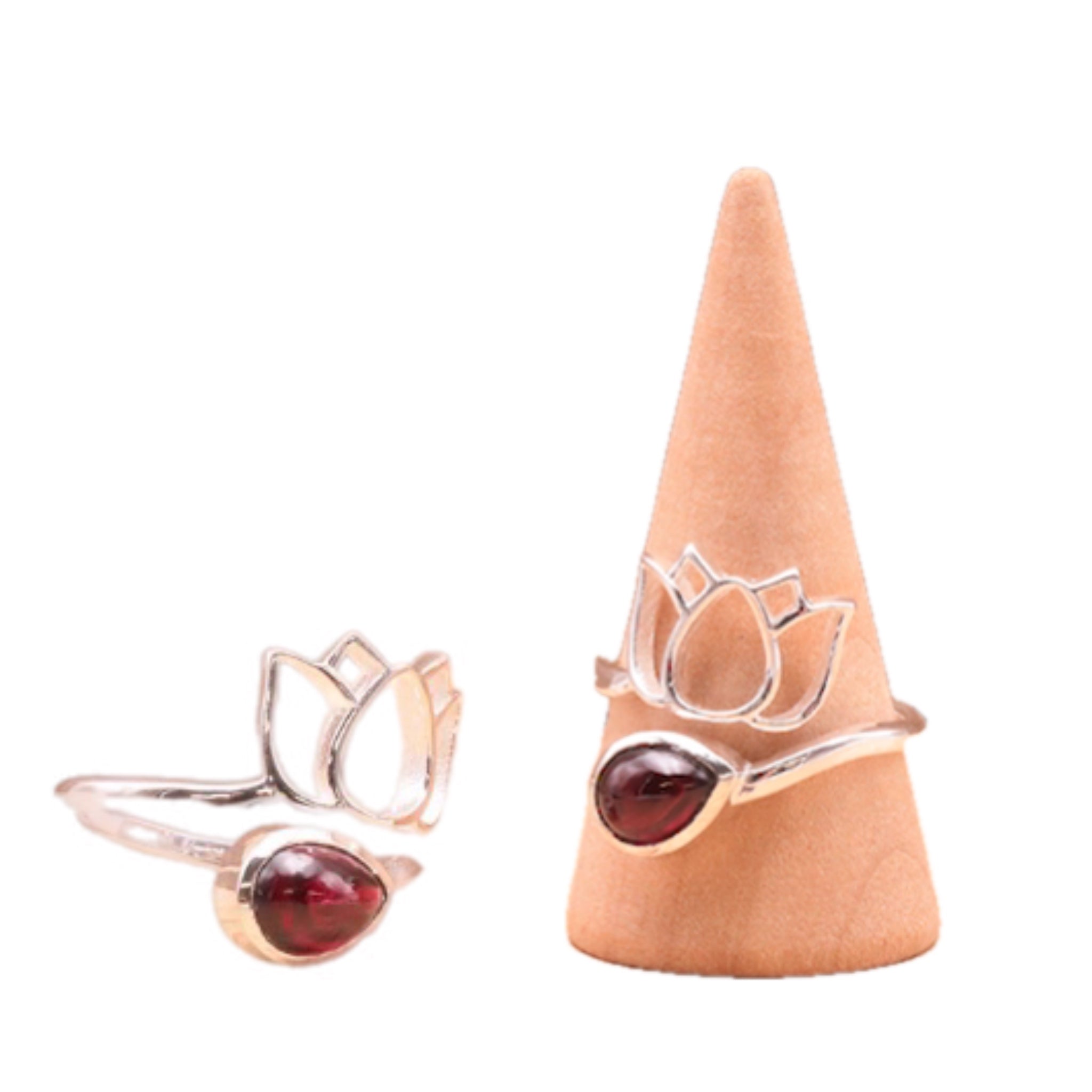 Anillo Loto de Rubí Rhodolite y Plata 925 – Amor y Vitalidad - Mundo Tibet