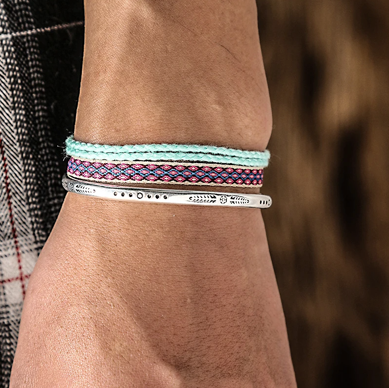 Pulsera Tibetana de Cuerdas y Plata - Mundo Tibet