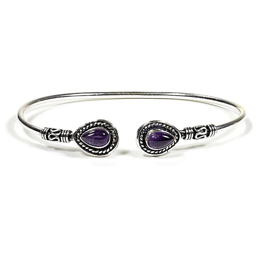 Pulsera de latón y amatista – Elegancia espiritual y paz interior