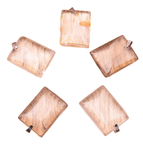 Quatre pendentifs en cristal fumé rectangulaire, montés sur petites attaches argentées. Pendentif Noctis – Cristal de Roche Fumé.