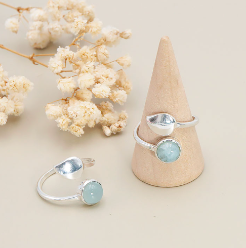 Anillo Vela de Claridad Aguamarina y Plata 925 – Calma y Expresión