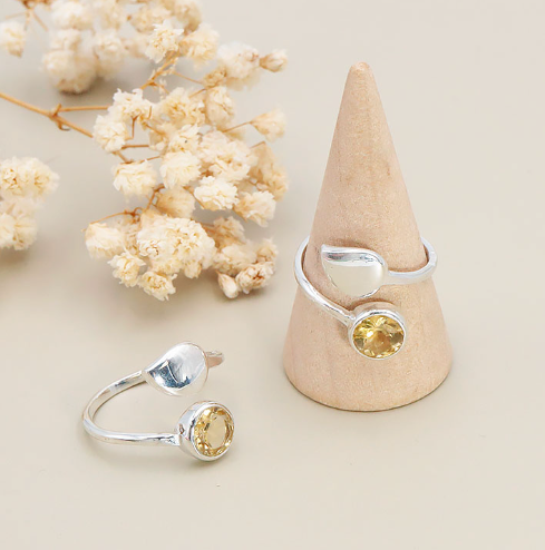 Anillo Vela de Claridad Aguamarina y Plata 925 – Calma y Expresión