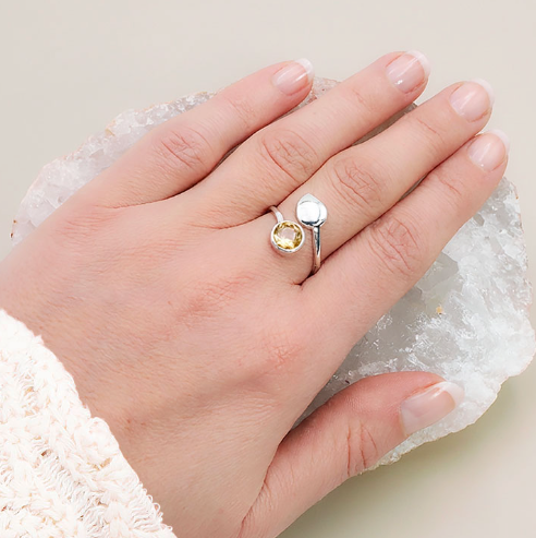 Anillo Vela de Claridad Aguamarina y Plata 925 – Calma y Expresión