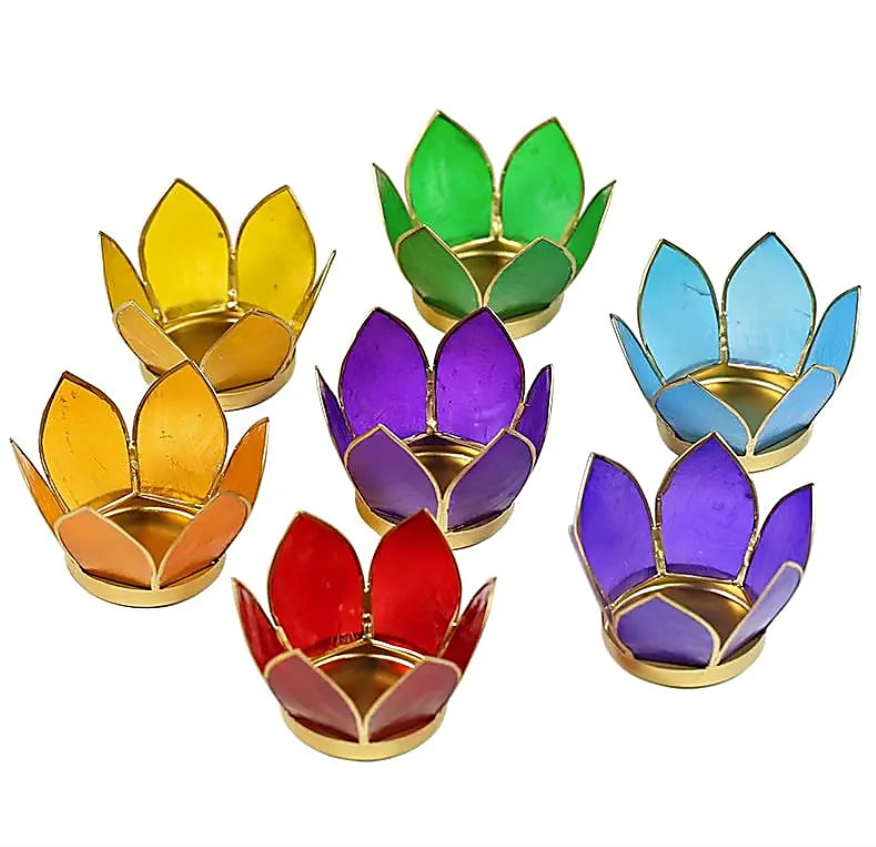 Lote de Velas con Forma de Flor de Loto y Chakras de Oro