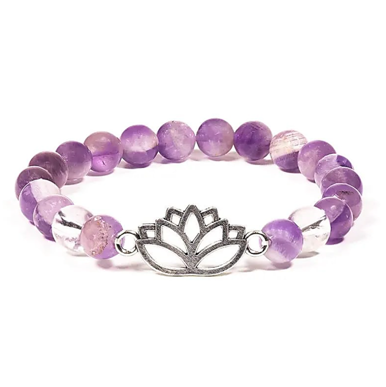 Pulsera de Amatista con Formas de Chevron y Cristal de Roca Lotus