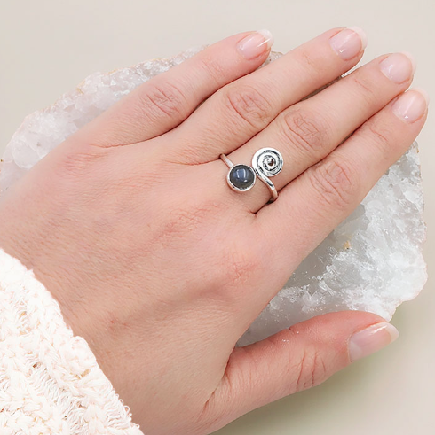 Anillo Vela de Claridad Aguamarina y Plata 925 – Calma y Expresión