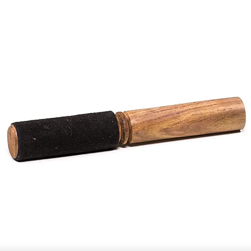 Maillet de mano con forma de pájaro y piel de chameau negra - 19x3 cm - Mundo Tibet