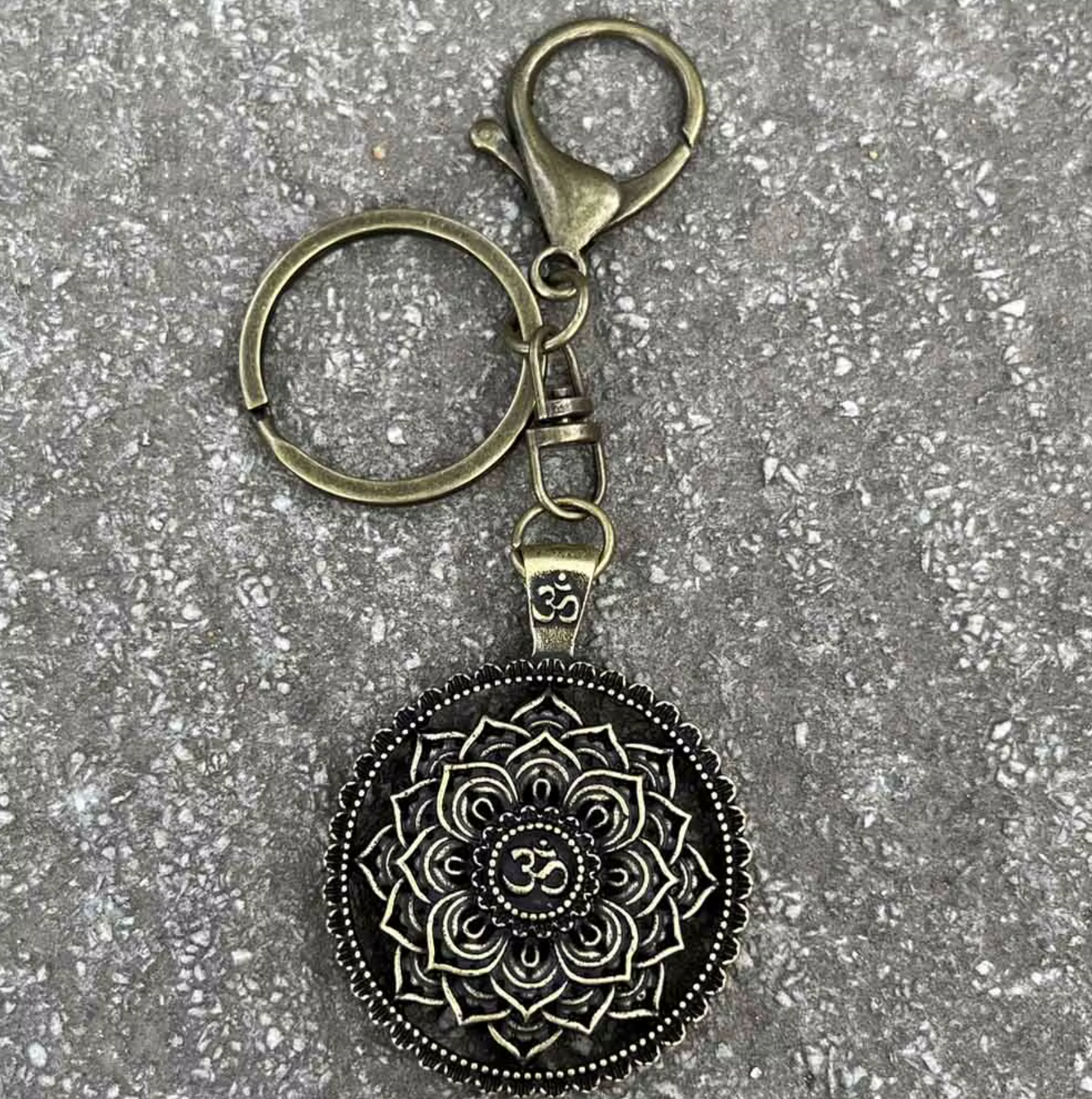 Llave con diseño Om Mandala - Mundo Tibet