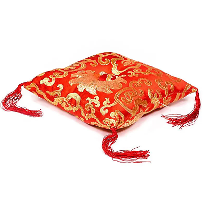 Almohada para bol cantante bordado rojo 18X18